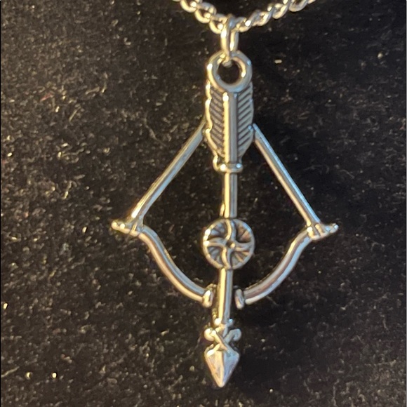 Other - Pendant Chain Necklace (Bow & Arrow)